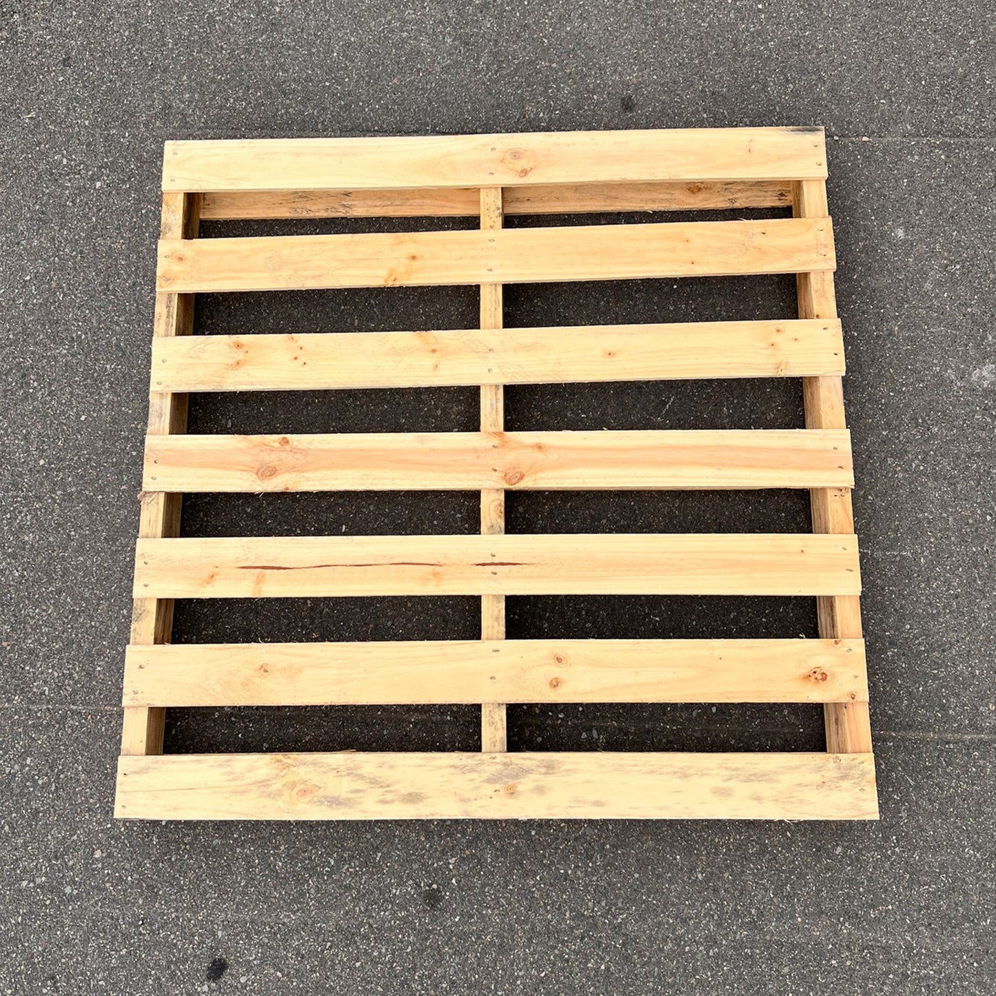 Top Pallets lightweight Australian standard pallet
