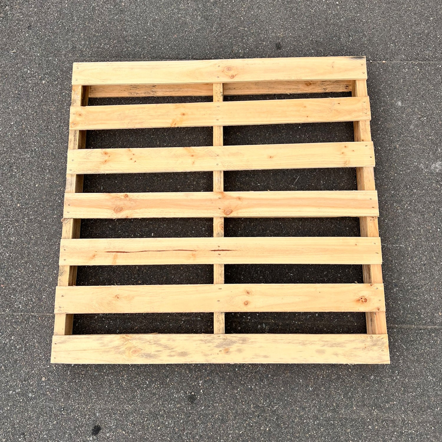 Top Pallets lightweight Australian standard pallet