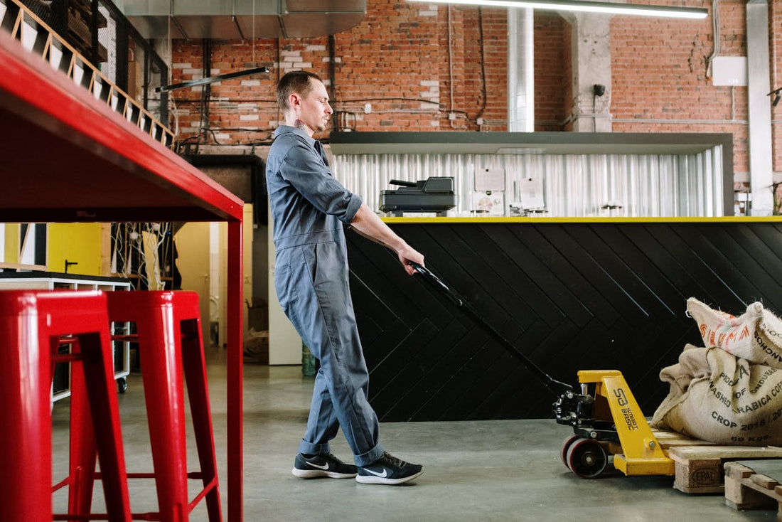 How to Choose a Pallet Jack for Your Warehouse
