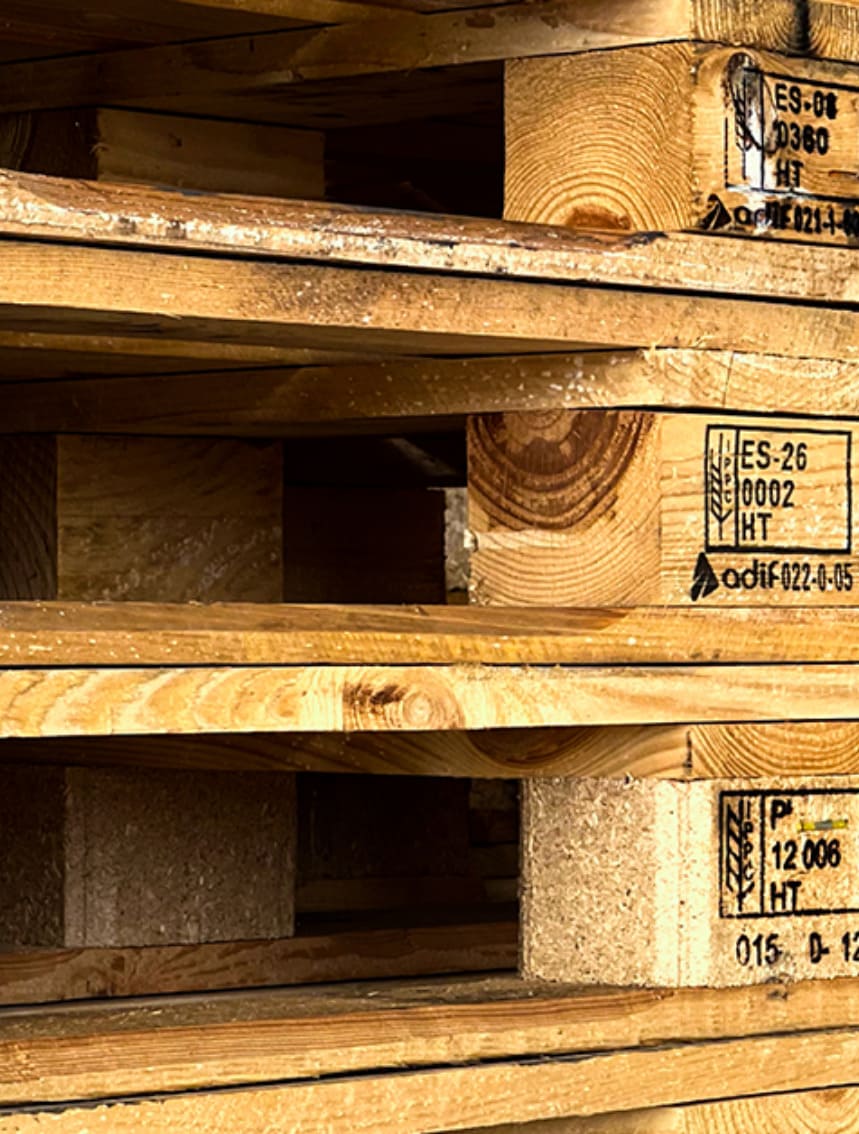 Pallet with markings
